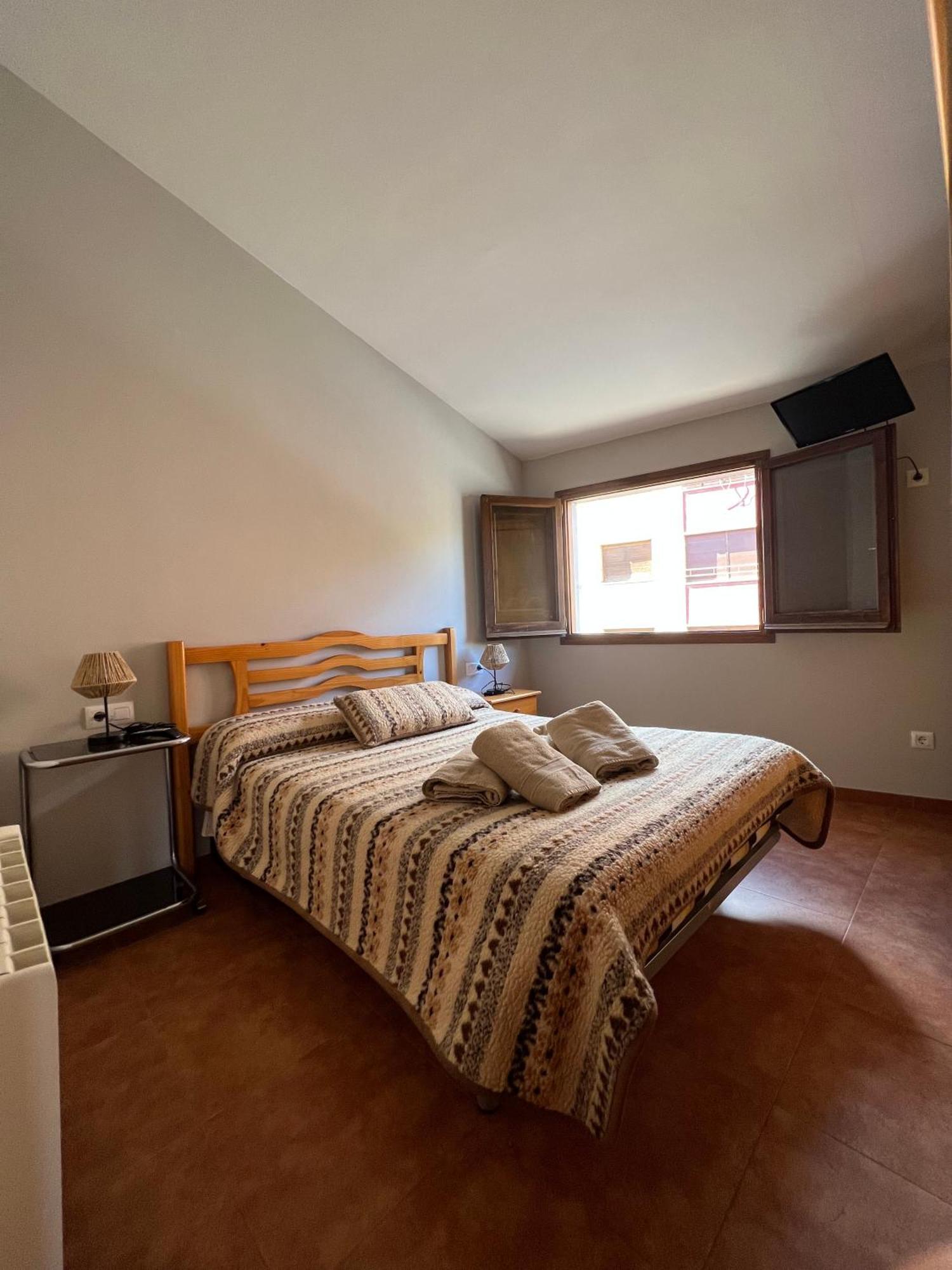 La Vall Apartaments Duplex サン・ロレンゾ・デ・モルニス エクステリア 写真