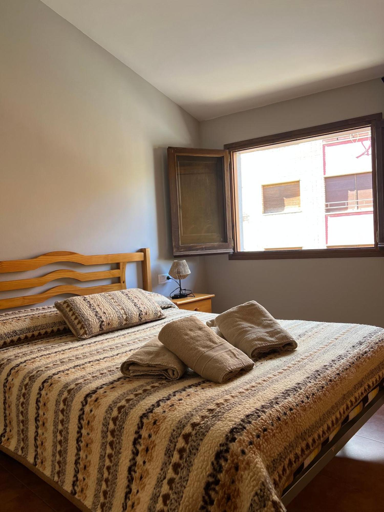 La Vall Apartaments Duplex サン・ロレンゾ・デ・モルニス エクステリア 写真